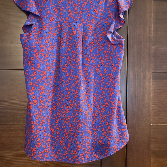 Cabi Limited Edition Cherish Cherry Flutter Sleeve Blouse #5601 Size Medium - Picture 2 of 3